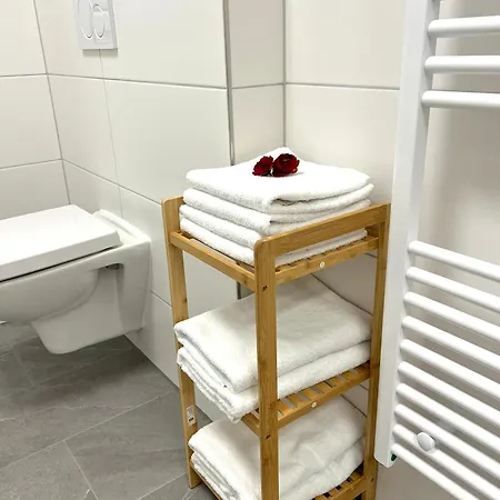 Jonagold Ebenerdig Carport Terrasse Free Wifi 2 Schlafzimmer Küche Gäste-wc Wallbox Apartment *